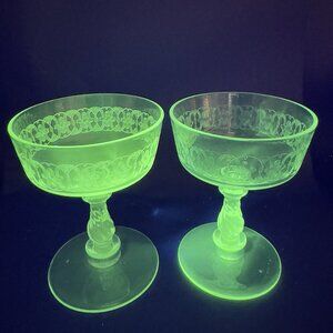 1920s Fostoria Clear Needle Etched Cloverleaf Glasses Cups Set 2 Manganese 365nm